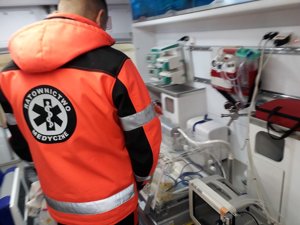 120366401 129908845525710 2415299821347965690 o Dobra wiadomość! Ambulans ratujący życie najmłodszych pacjentów wraca do pracy!