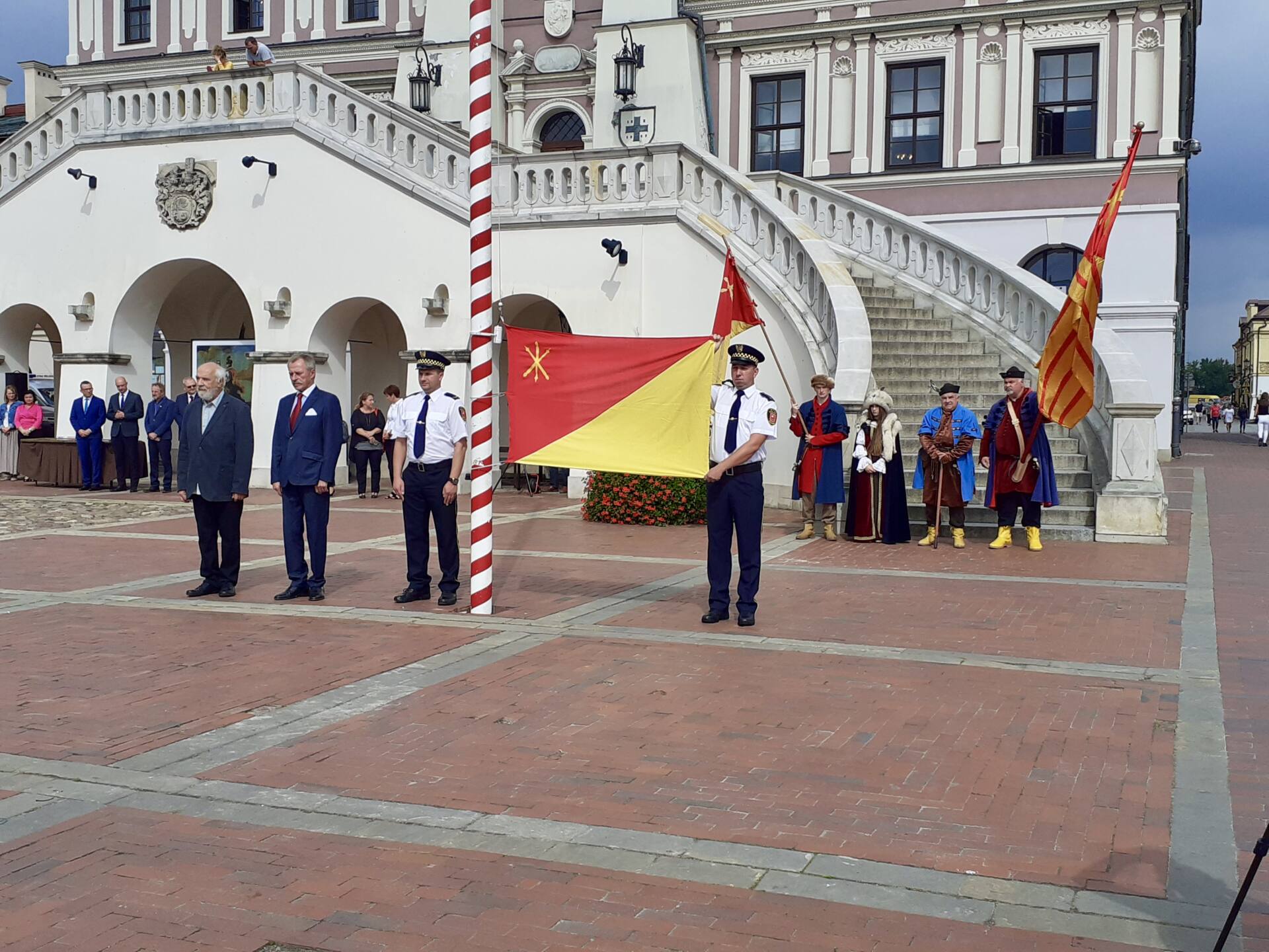 20200910 115627 Zamość świętował dziś 25. rocznicę uchwalenia flagi miejskiej