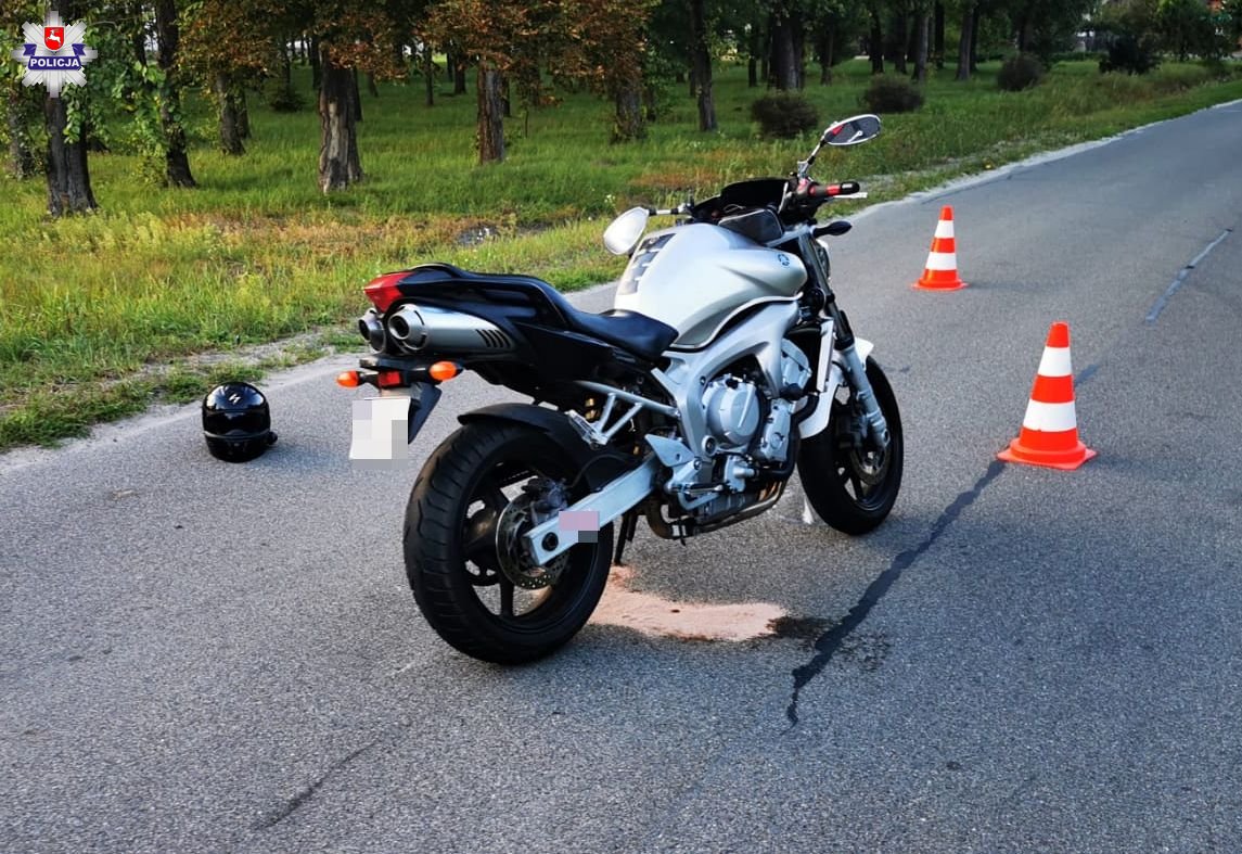 68 174170 Poważny wypadek. Motocyklista uderzył w busa.