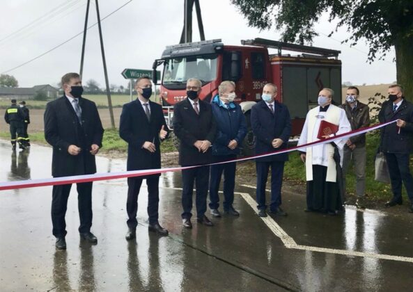 zrzut ekranu 2020 10 19 o 11 22 28 Powiat Zamojski. Nowa droga łącząca trzy gminy oficjalnie oddana do użytku