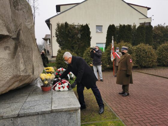 3 Oddali hołd Dzieciom Zamojszczyzny [ZDJĘCIA]