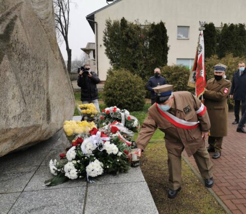 6 Oddali hołd Dzieciom Zamojszczyzny [ZDJĘCIA]