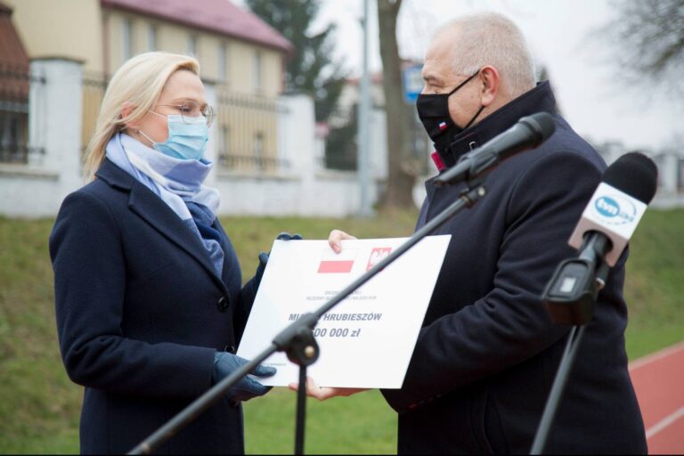 Hrubieszów: Są pieniądze na budowę krytej pływalni !