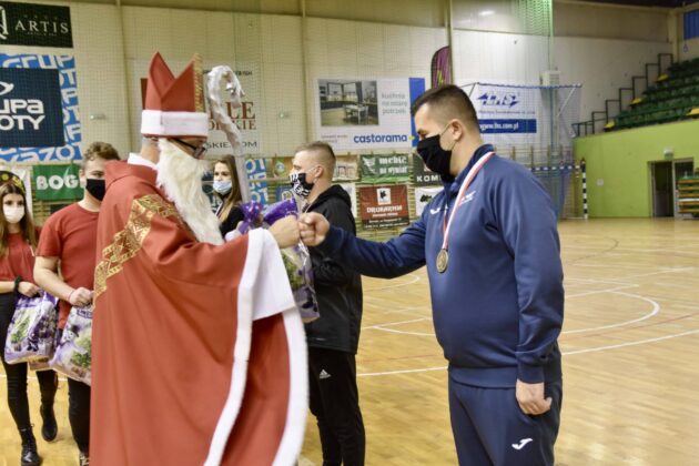 dsc 4080 Jubileuszowa Halówka z Mikołajem