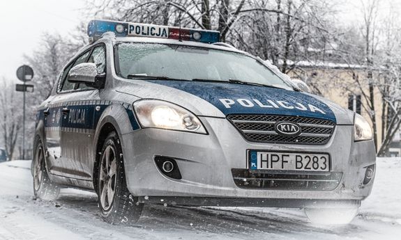 Policjanci przyszli z pomocą seniorom