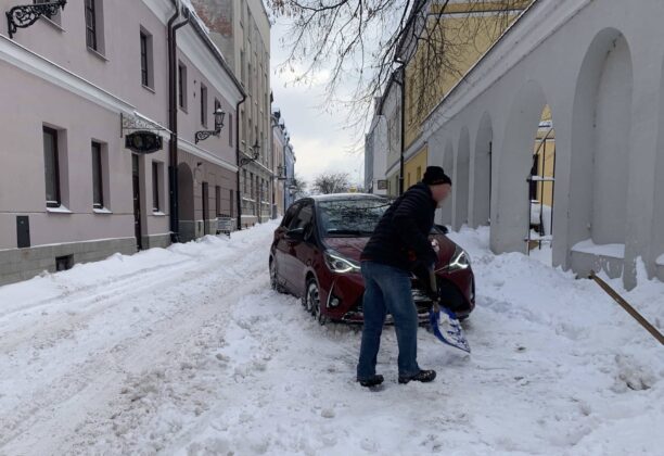 img 6582 ZAMOŚĆ: Obfite opady śniegu. Fatalne warunki na osiedlach i parkingach [ZDJĘCIA]