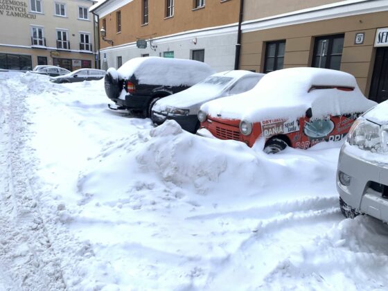 img 6583 ZAMOŚĆ: Obfite opady śniegu. Fatalne warunki na osiedlach i parkingach [ZDJĘCIA]