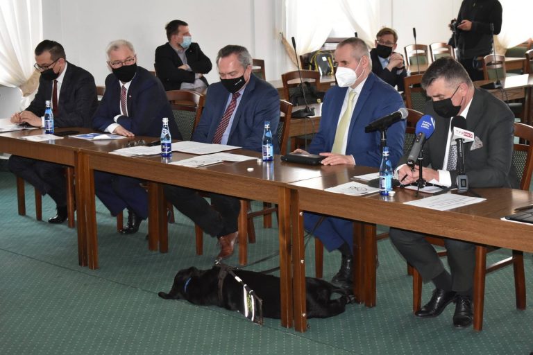 ZAMOŚĆ: Konferencja z udziałem Pełnomocnika Rządu ds. Osób Niepełnosprawnych Pawła Wdówika