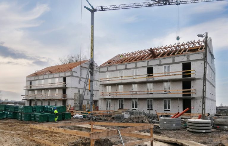 ZAMOŚĆ: Przy ul. Parkowej praca wre.