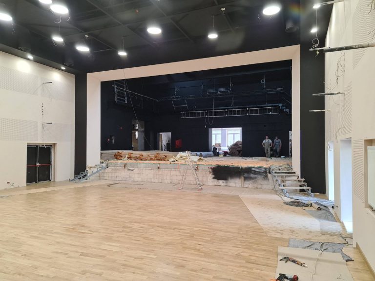 Zamojski Dom Kultury pięknieje w oczach [ZDJĘCIA]