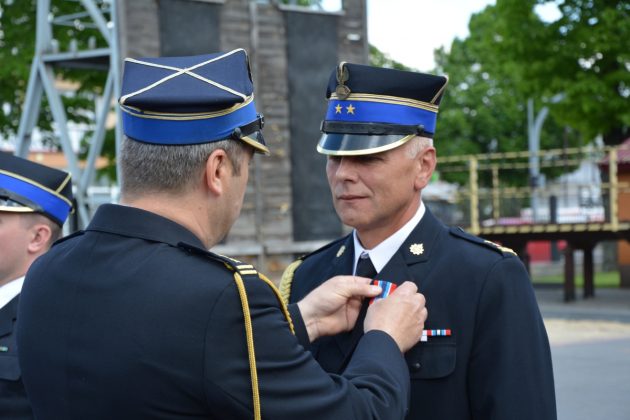 21ds11 Dzień strażaka w Zamościu. Awanse i odznaczenia (zdjęcia)