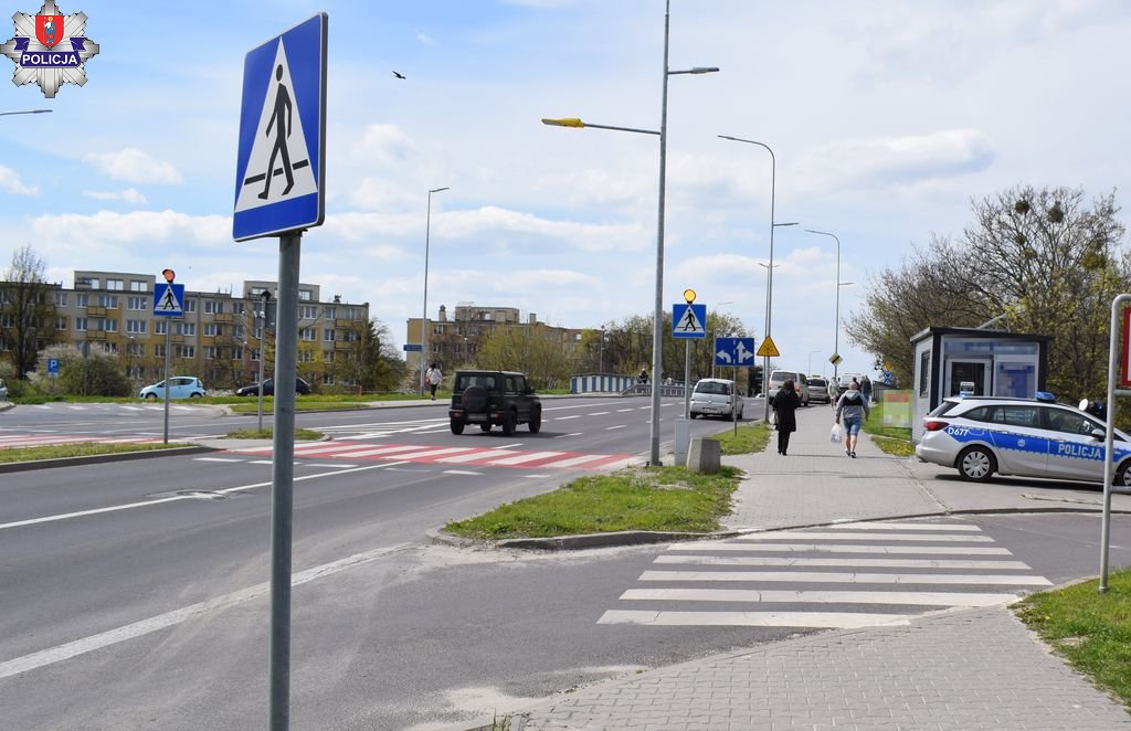 361 184405 Wypadek w Zamościu. Zderzyły się dwie rowerzystki. Obie jechały chodnikiem