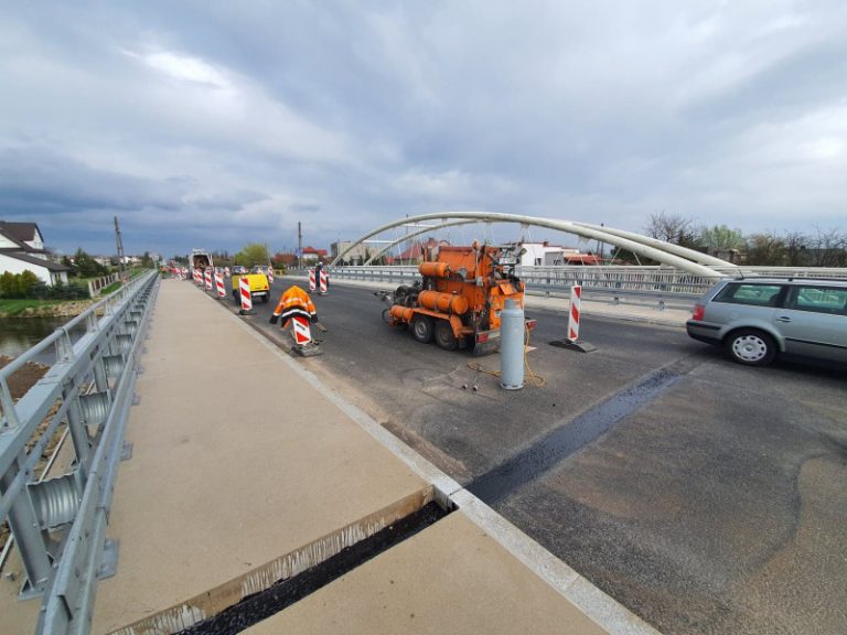 Nowy most w Szczebrzeszynie bliski ukończenia