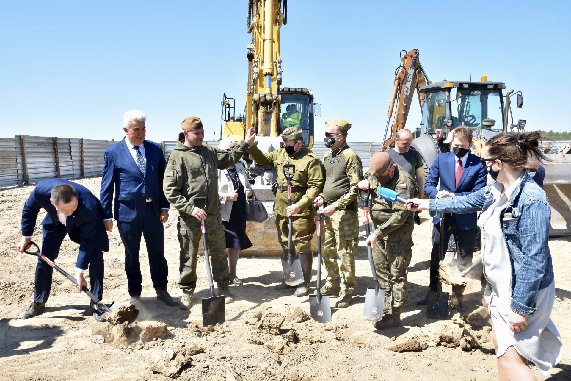 dsc 5120 Bitwa pod Komarowem doczeka się pomnika. Dziś uroczyście wbito łopatę pod budowę monumentu [ZDJĘCIA, FILM]