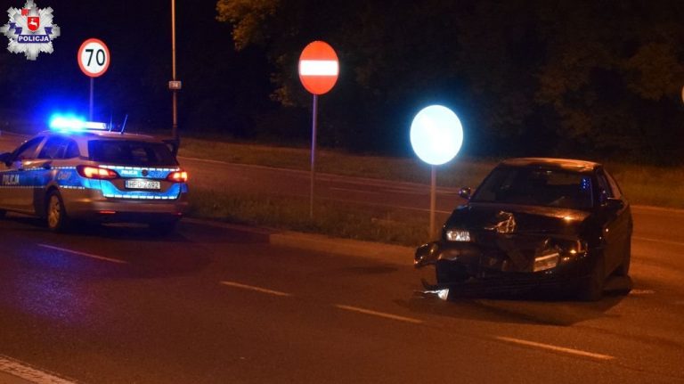 ZAMOŚĆ: Świeżo upieczony kierowca staranował latarnię i baner