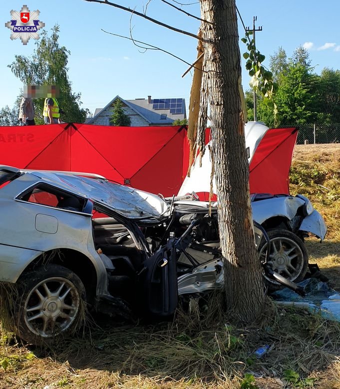 68 185707 Tragiczny wypadek. Kierowca zginął na miejscu