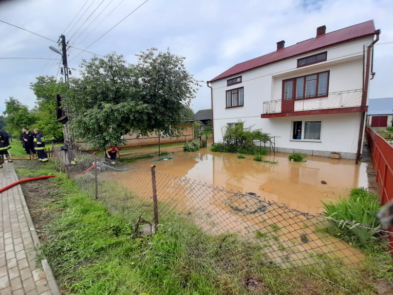 Gwałtowne burze w Zamościu i regionie. 88 interwencji strażaków