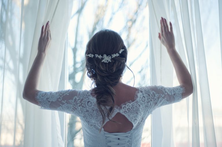 Suknie ślubne – Mniej znaczy więcej! 