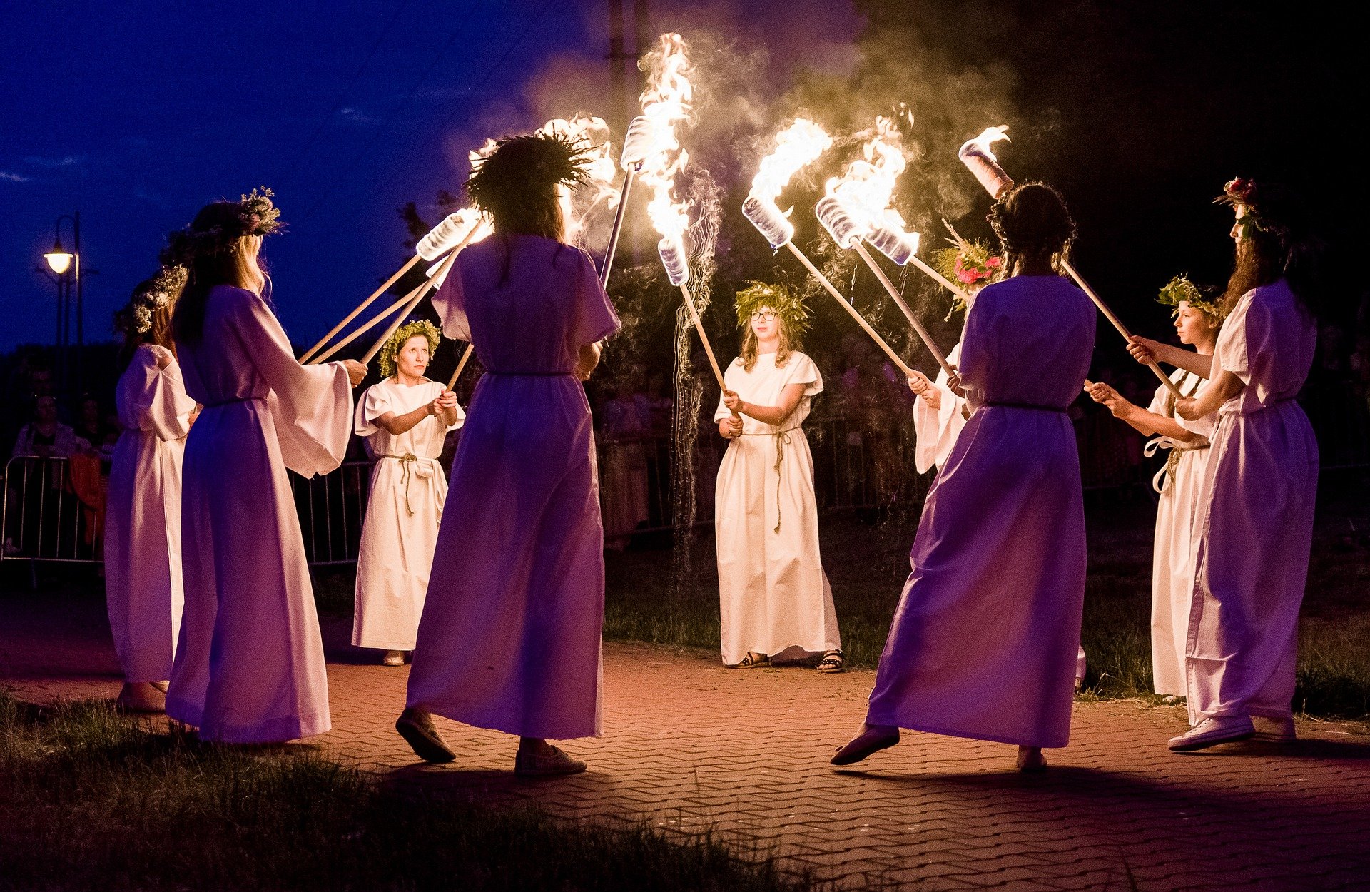 the night of kupala 3860599 1920 Noc Kupały w zamojskim parku.