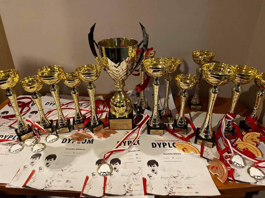 tkg plock nagrody naszych zawodnikow fotmtulecka Karatecy Zamojskiego Klubu Karate Tradycyjnego w Zamościu na podium Mistrzostw Polski! [ZDJĘCIA]