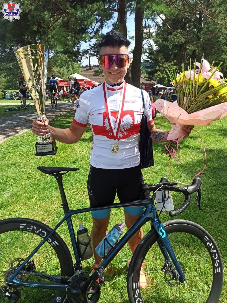 361 189436 Policjantka z Zamościa triumfuje w wyścigu ORLEN Tour de Pologne Amatorów.