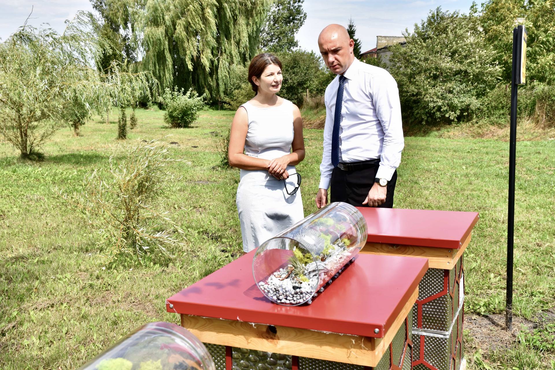 dsc 9888 ZAMOŚĆ: Miejska pasieka z ulami z recyklingu uroczyście otwarta [ZDJĘCIA]