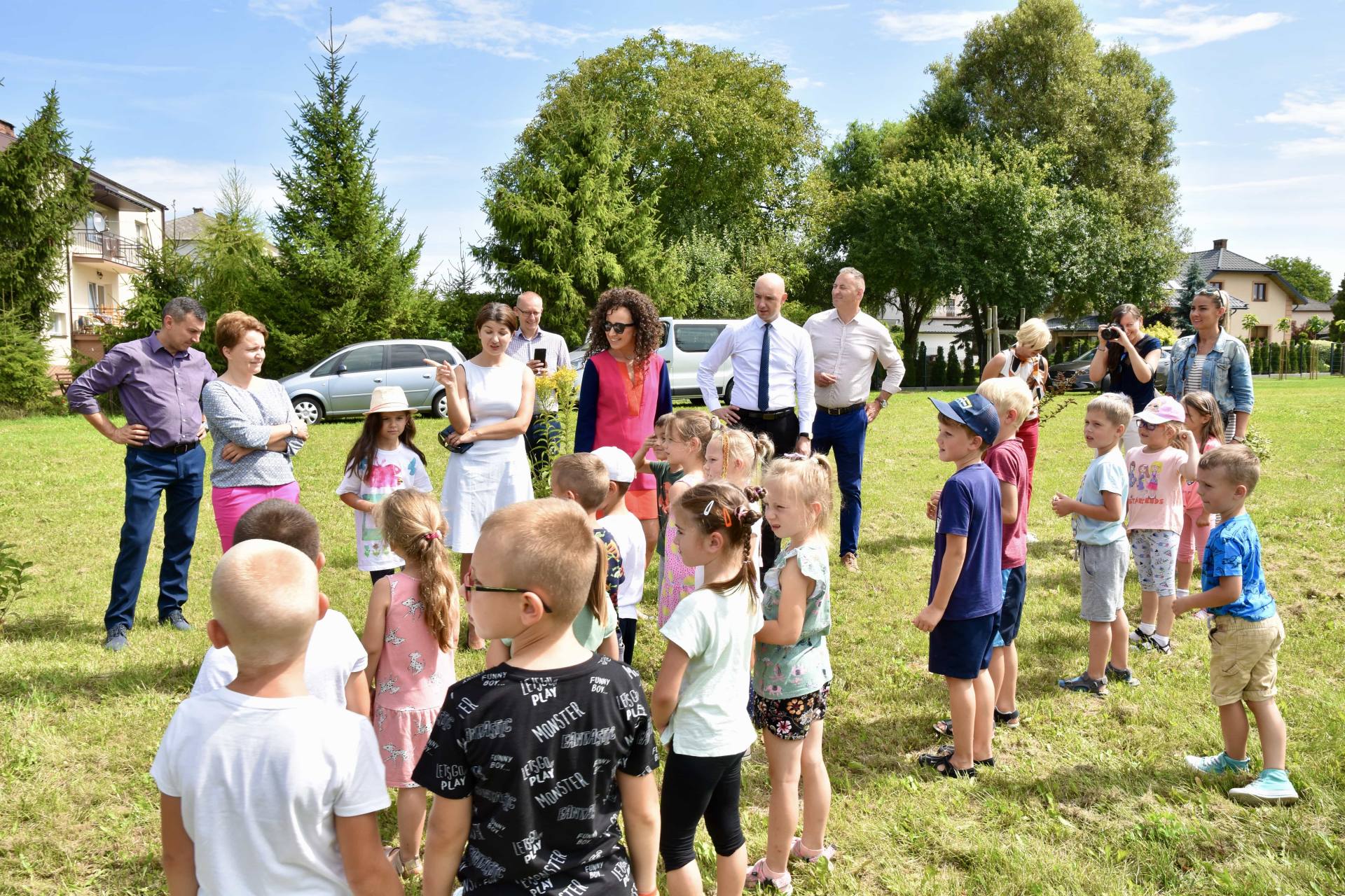 dsc 9896 ZAMOŚĆ: Miejska pasieka z ulami z recyklingu uroczyście otwarta [ZDJĘCIA]