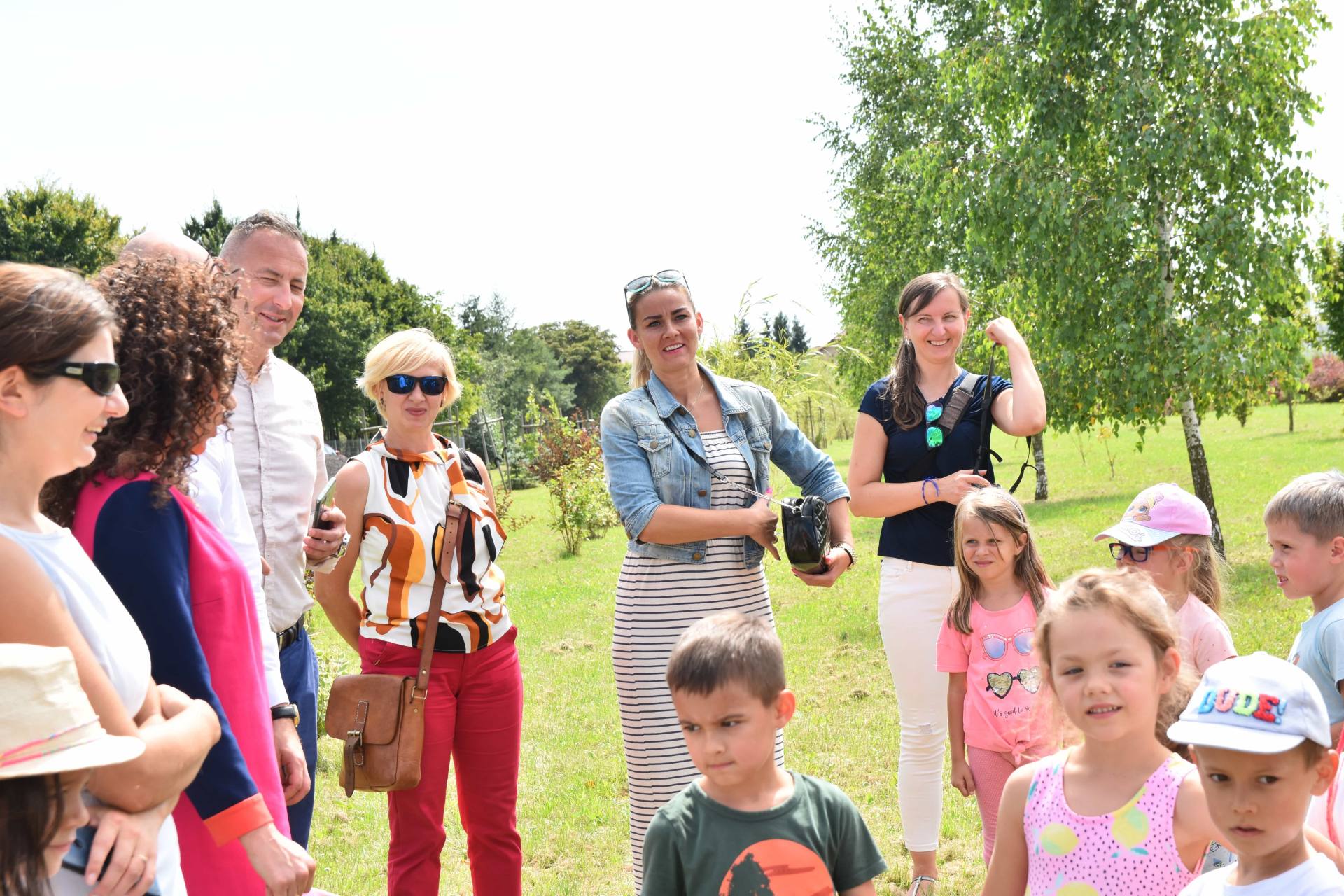 dsc 9898 ZAMOŚĆ: Miejska pasieka z ulami z recyklingu uroczyście otwarta [ZDJĘCIA]