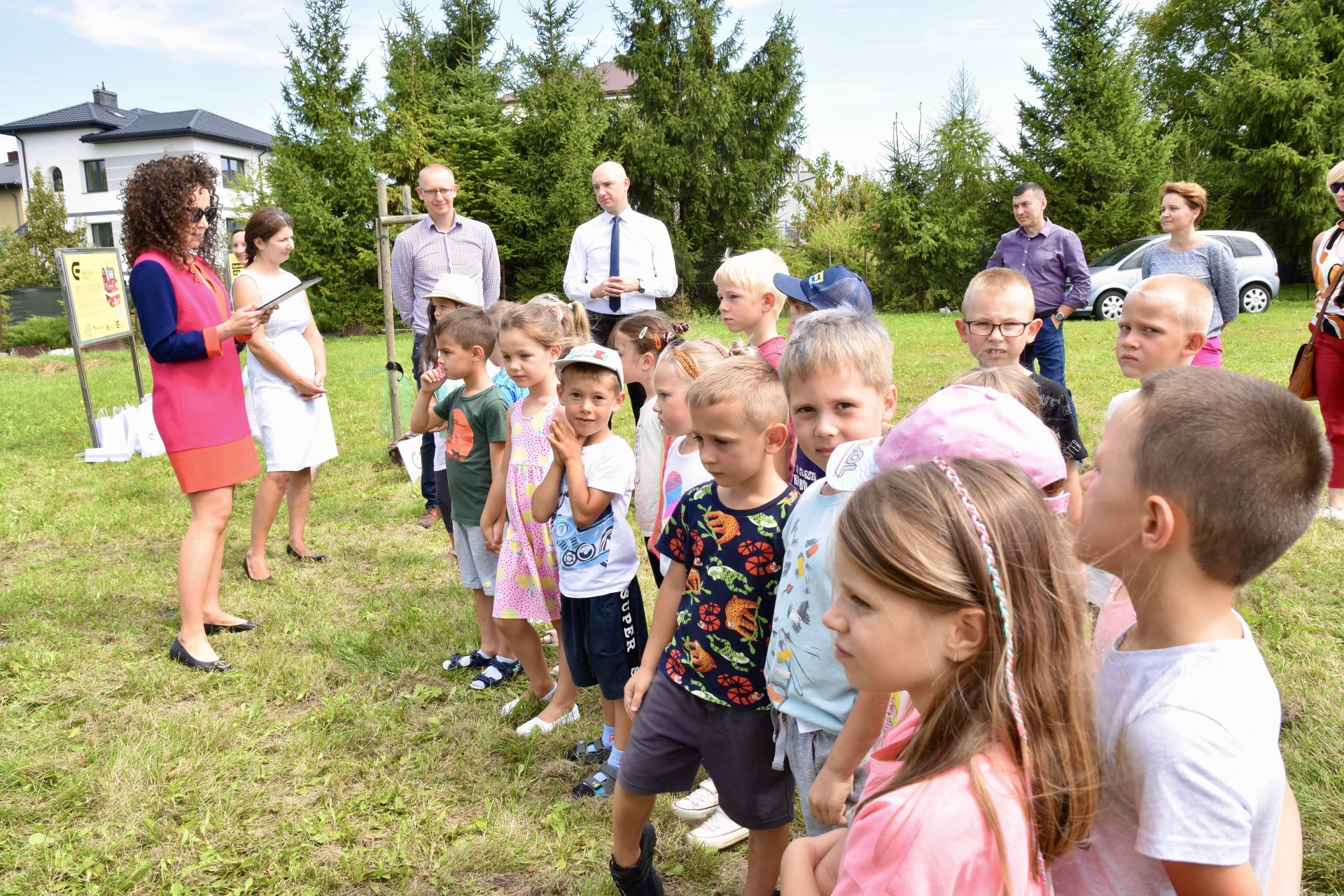 dsc 9908 ZAMOŚĆ: Miejska pasieka z ulami z recyklingu uroczyście otwarta [ZDJĘCIA]