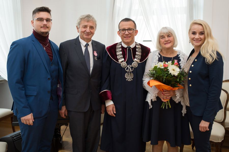 12712b Na dobre i na złe od 50 lat. Złote gody małżonków z Zamościa.