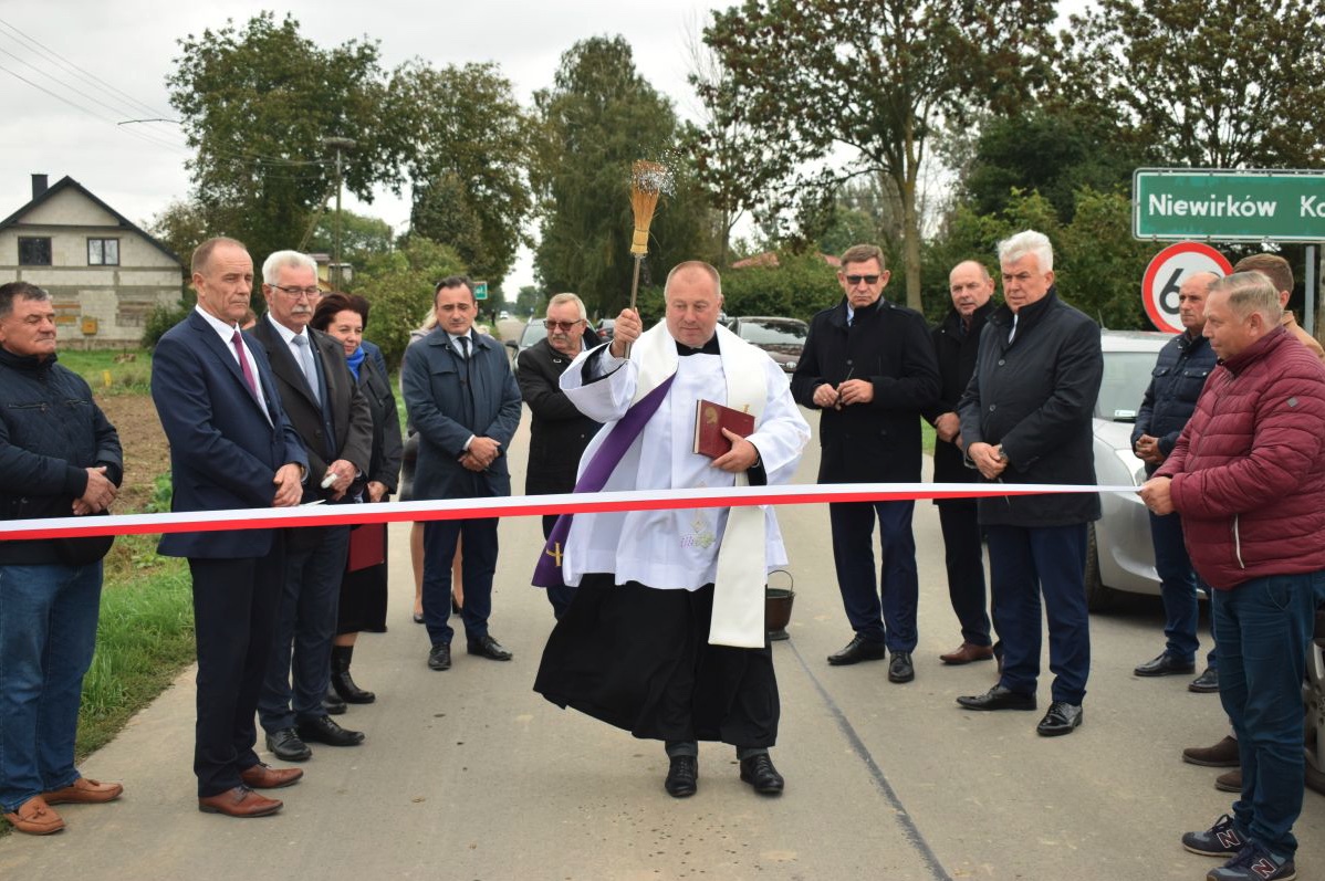 zrzut ekranu 2021 09 24 o 092121 Wstęgi przecięte, nawierzchnie poświęcone, można jeździć!