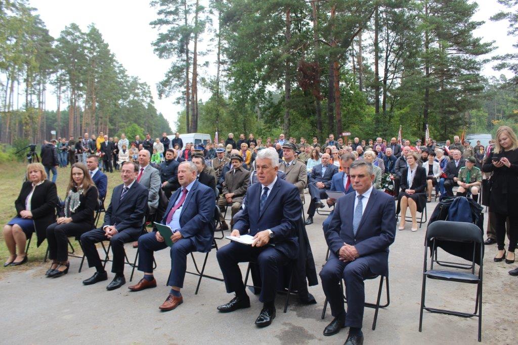 img 6925 Uroczystość odsłonięcia pomnika Bohaterów Ziemi Józefowskiej