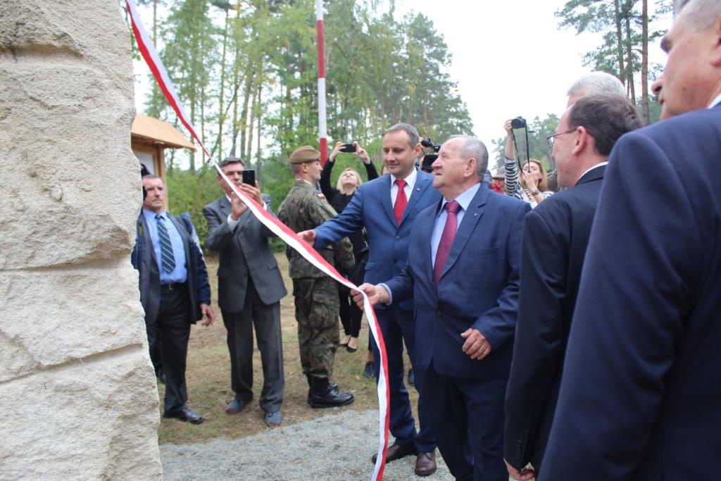 img 6985 Uroczystość odsłonięcia pomnika Bohaterów Ziemi Józefowskiej