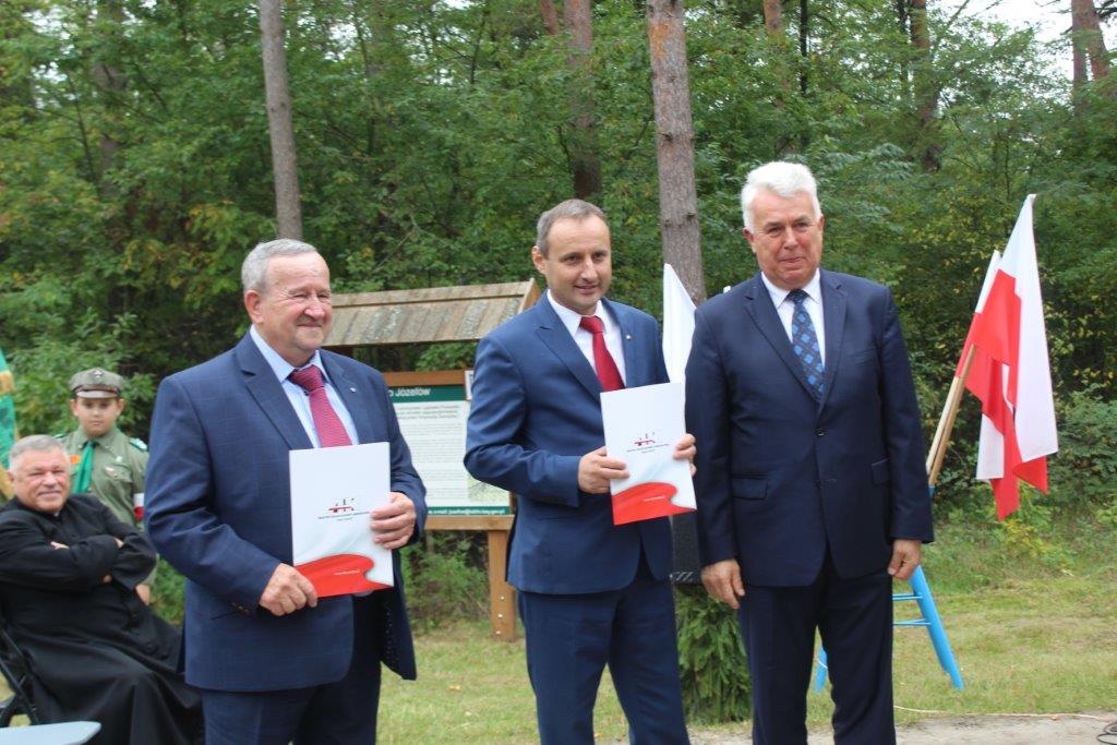 img 7039 Uroczystość odsłonięcia pomnika Bohaterów Ziemi Józefowskiej