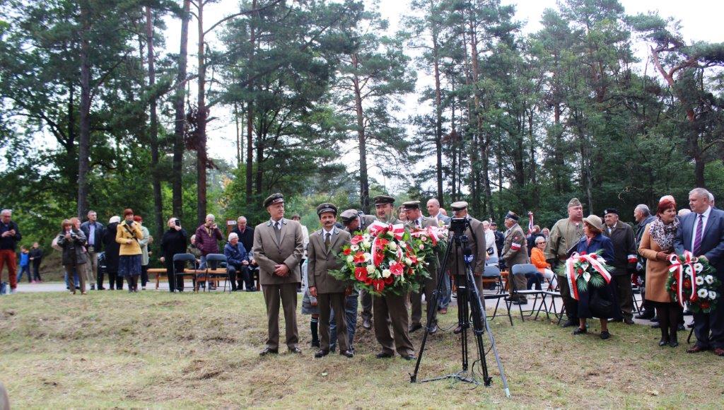 img 7112 Uroczystość odsłonięcia pomnika Bohaterów Ziemi Józefowskiej