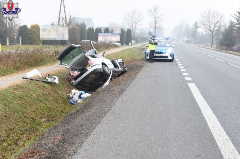 Poważny wypadek w Sitańcu. Kierowca volkswagena uderzył w betonowy przepust