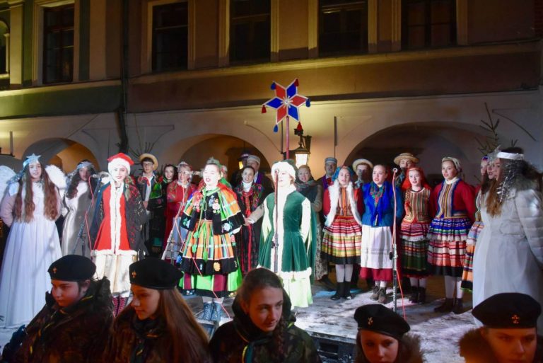 ZAMOŚĆ: Wspólna Wigilia i kolędowanie na Rynku Wielkim