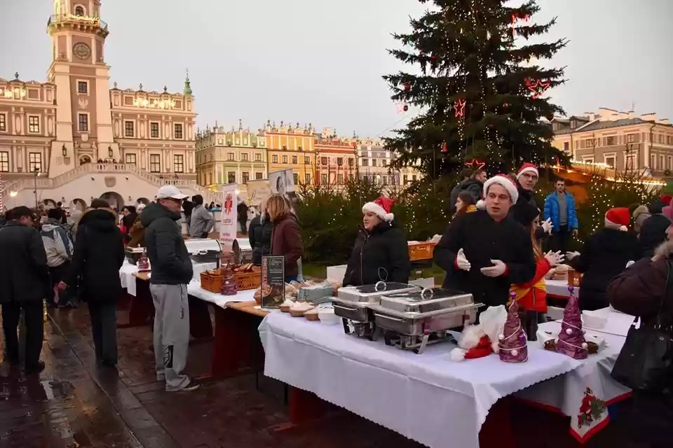 12366451 1677814175822046 2321960725924021454 n ZAMOŚĆ: Wspólna Wigilia dla wszystkich mieszkańców w sercu miasta