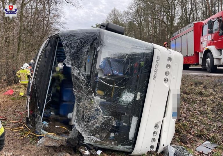 Groźny wypadek autokaru. 11 osób w szpitalu