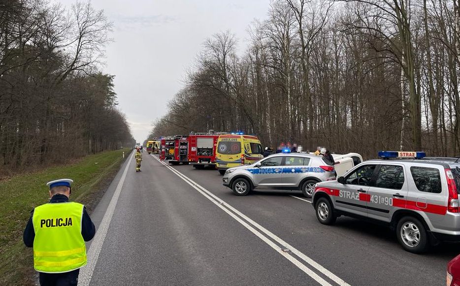 68 195845 g Groźny wypadek autokaru. 11 osób w szpitalu