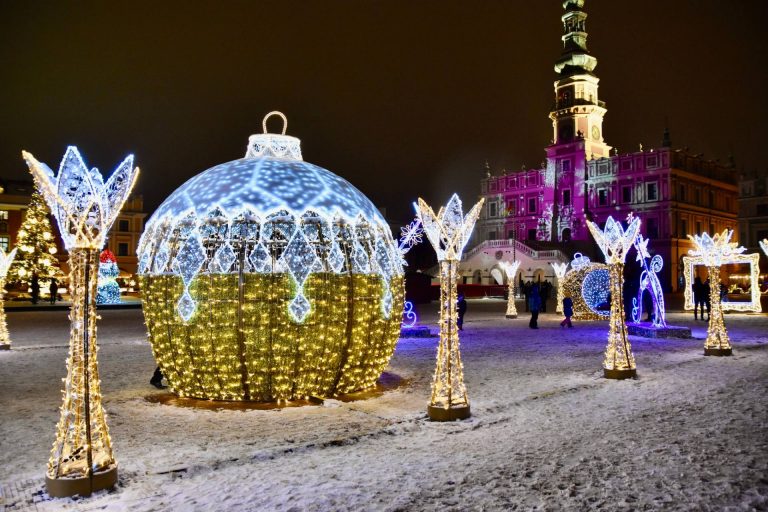 ZAMOŚĆ: Znikają świąteczne iluminacje