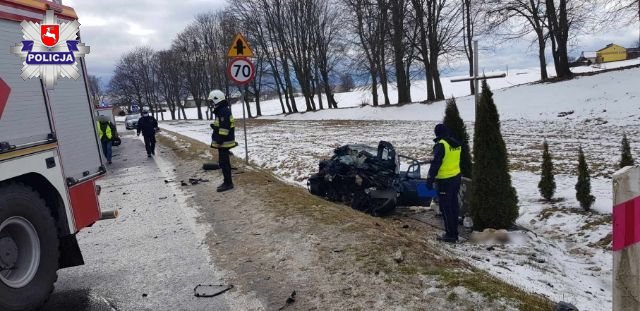 Zderzenie audi z oplem. Dwie osoby nie żyją.