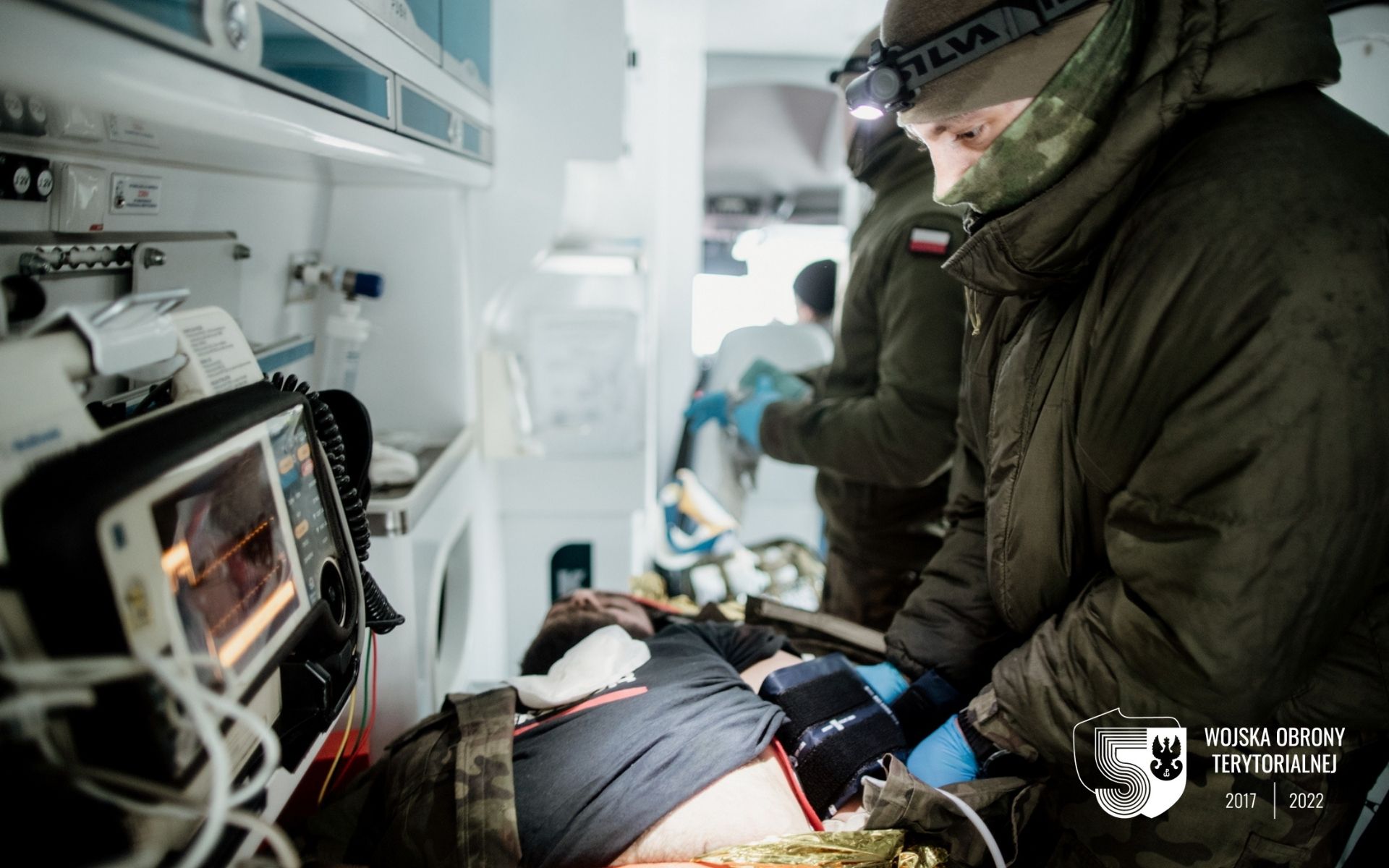cwiczenia z medycyny ratunkowej 6 Terytorialsi szkolili się z ratownictwa medycznego na Akademii Zamojskiej