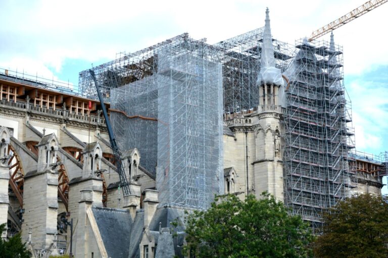NOTRE-DAME – czar gotyku katedr Francji