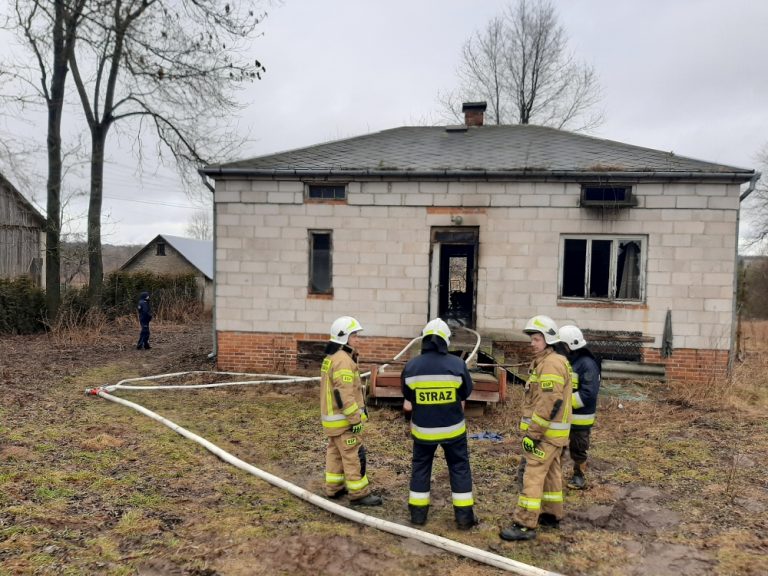 Tragiczny pożar domu. Nie żyje mężczyzna