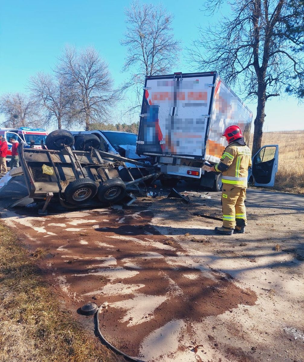 359 199302 Pijany kierowca najechał na wypadek.