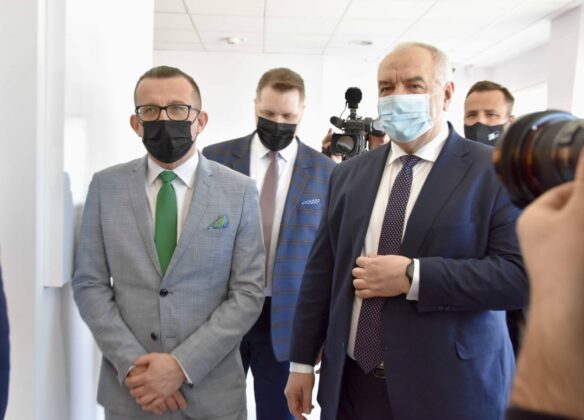 dsc 2724 Wicepremier Sasin i Minister Czarnek w Zamościu. Powstanie oddział przygotowawczy dla dzieci z Ukrainy.