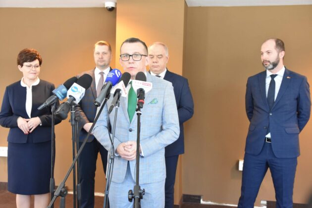 dsc 2758 Wicepremier Sasin i Minister Czarnek w Zamościu. Powstanie oddział przygotowawczy dla dzieci z Ukrainy.