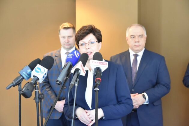 dsc 2775 Wicepremier Sasin i Minister Czarnek w Zamościu. Powstanie oddział przygotowawczy dla dzieci z Ukrainy.