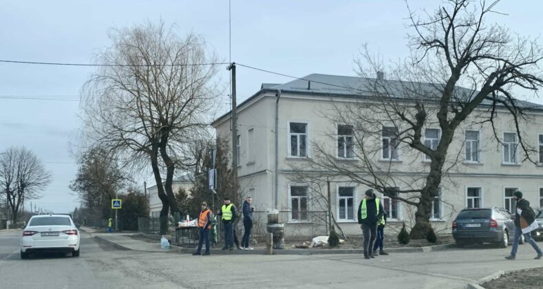 img 6879 Kilkanaście ton darów i karetka pogotowia dotarły do Żółkwi w Ukrainie